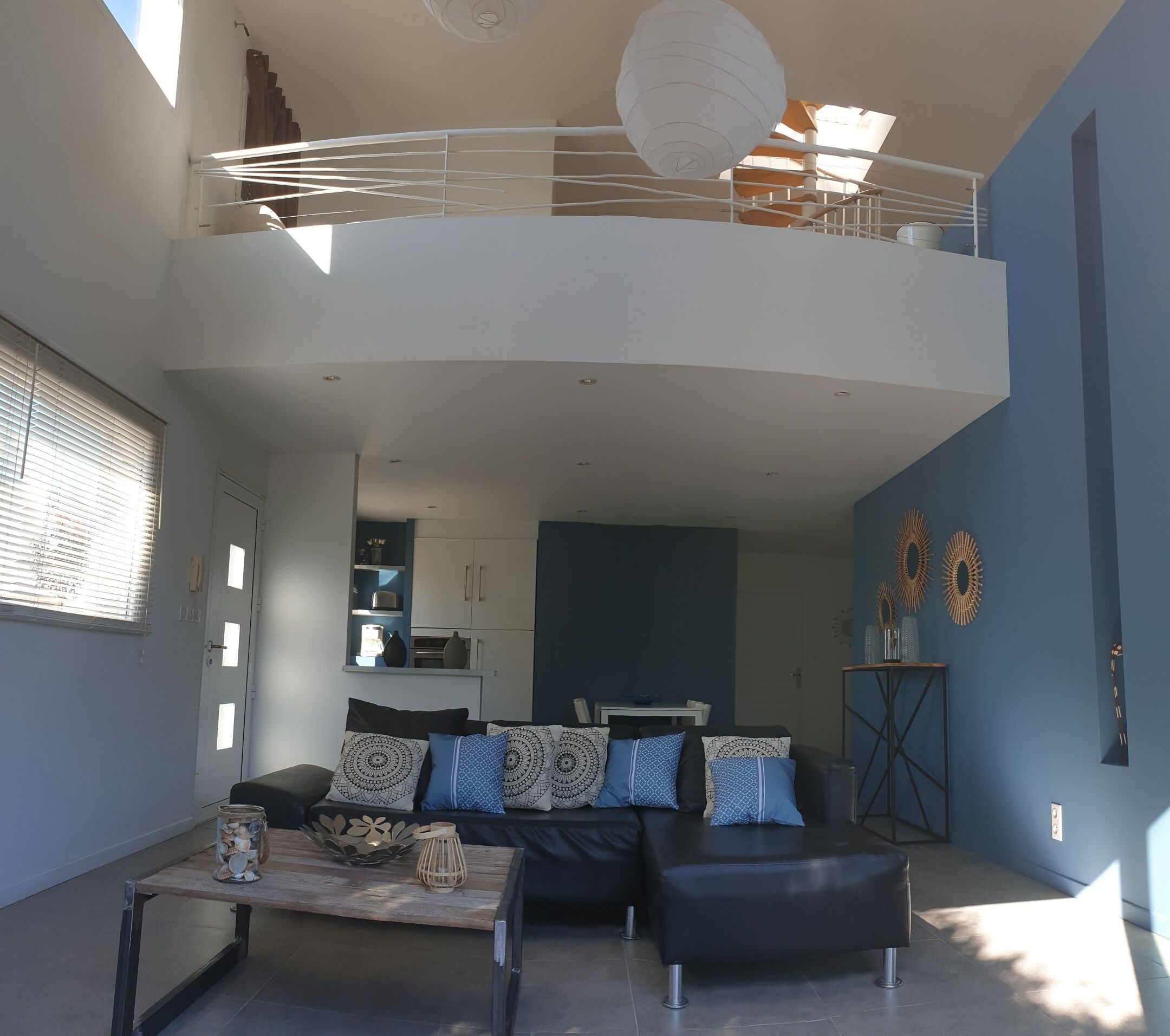 Villa 300m beach- Pool-air conditioning -8 bike-wifi-garden -Rooftop with view