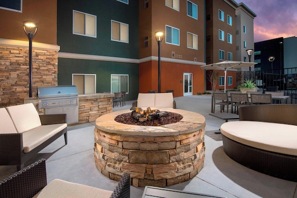 BBQ/picnic area - Residence Inn by Marriott Lubbock Southwest (Lubbock)