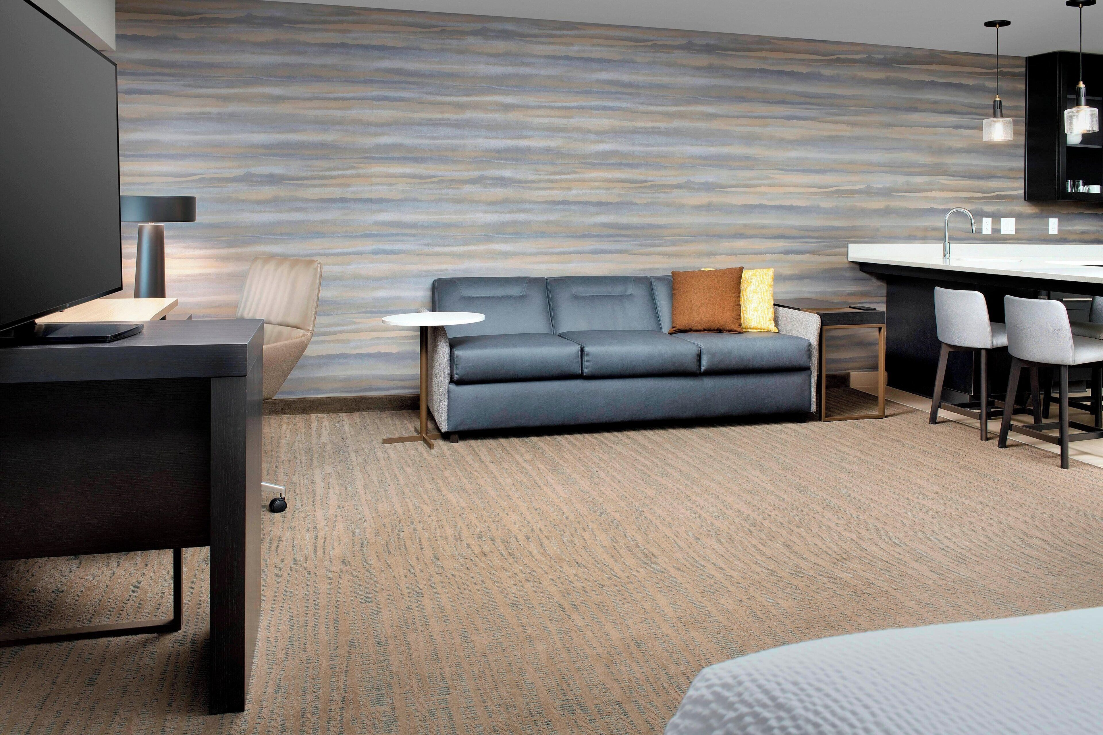 studio, multiple beds | pillow-top beds, desk, iron/ironing board, free cots/infant beds