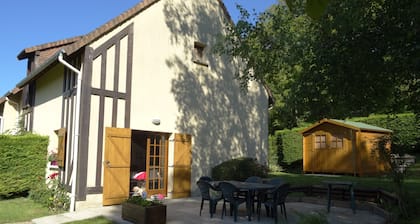 Pour 4 adultes et 2 enfants agréable Cottage dans résidence privée,  à Houlgate