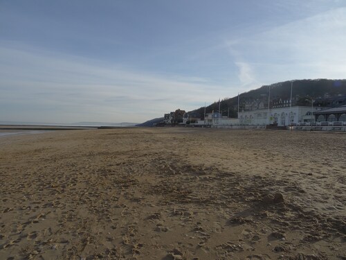 For 4 adults and 2 children Cottage in private residence, in Houlgate