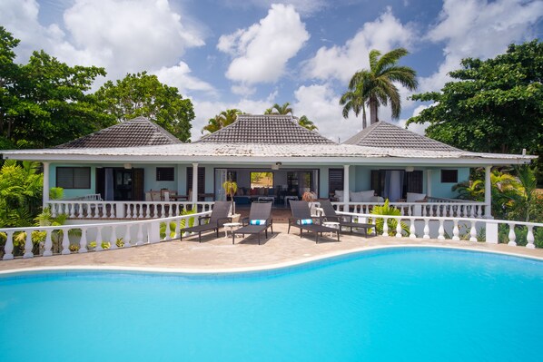 Exterior - For Your Eyes Only Villa (Ocho Rios)