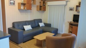 TV, table football, ping pong, books