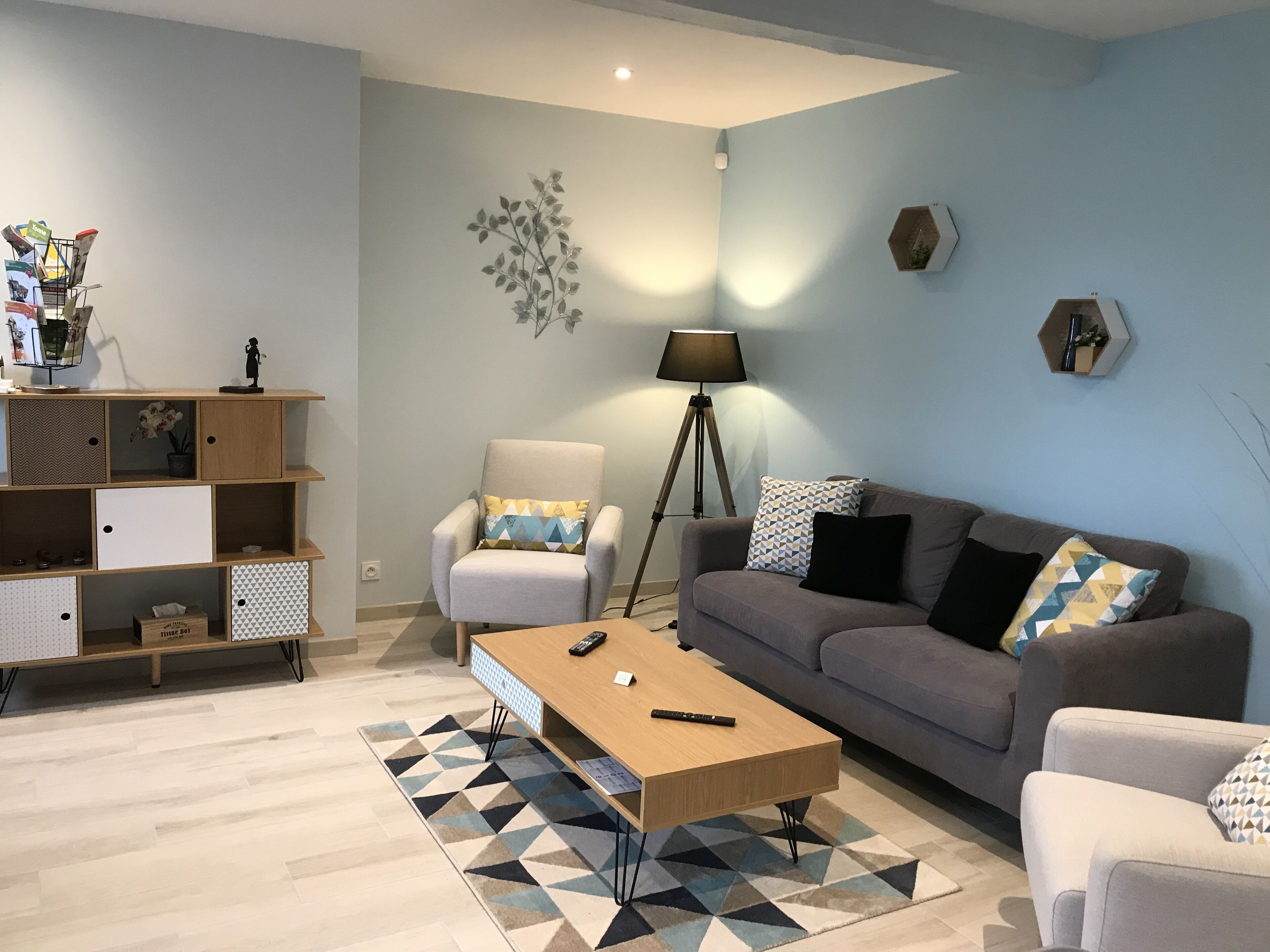 At 24, house up to 6 people (work or leisure)