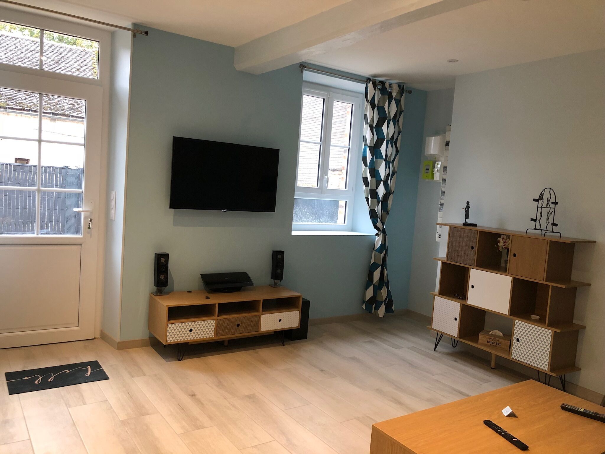 At 24, house up to 6 people (work or leisure)