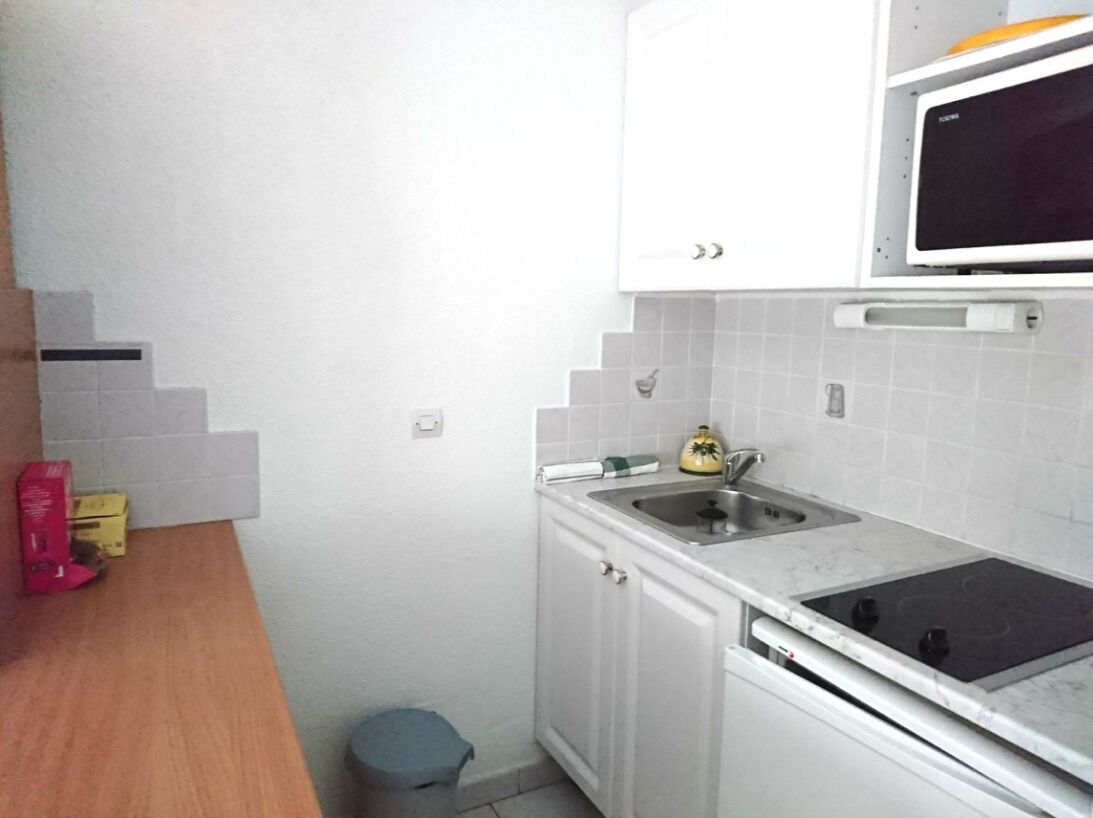 PRETTY CALM STUDIO BETWEEN LAKE AND SEA