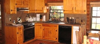 Mountain stil Log Home-Main Channel / Patio / Fire Pit / kajakkutleie / Volleyball Net 