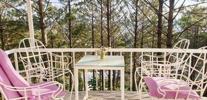 Outdoor dining - Lovely Treehouse with 2 queen beds, restroom, small kitchen, balcony forest view (Tp. Đà Lạt)