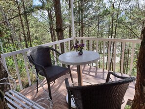 Outdoor dining - Romantic Treehouse Queen Bed, Balcony (Tp. Đà Lạt)