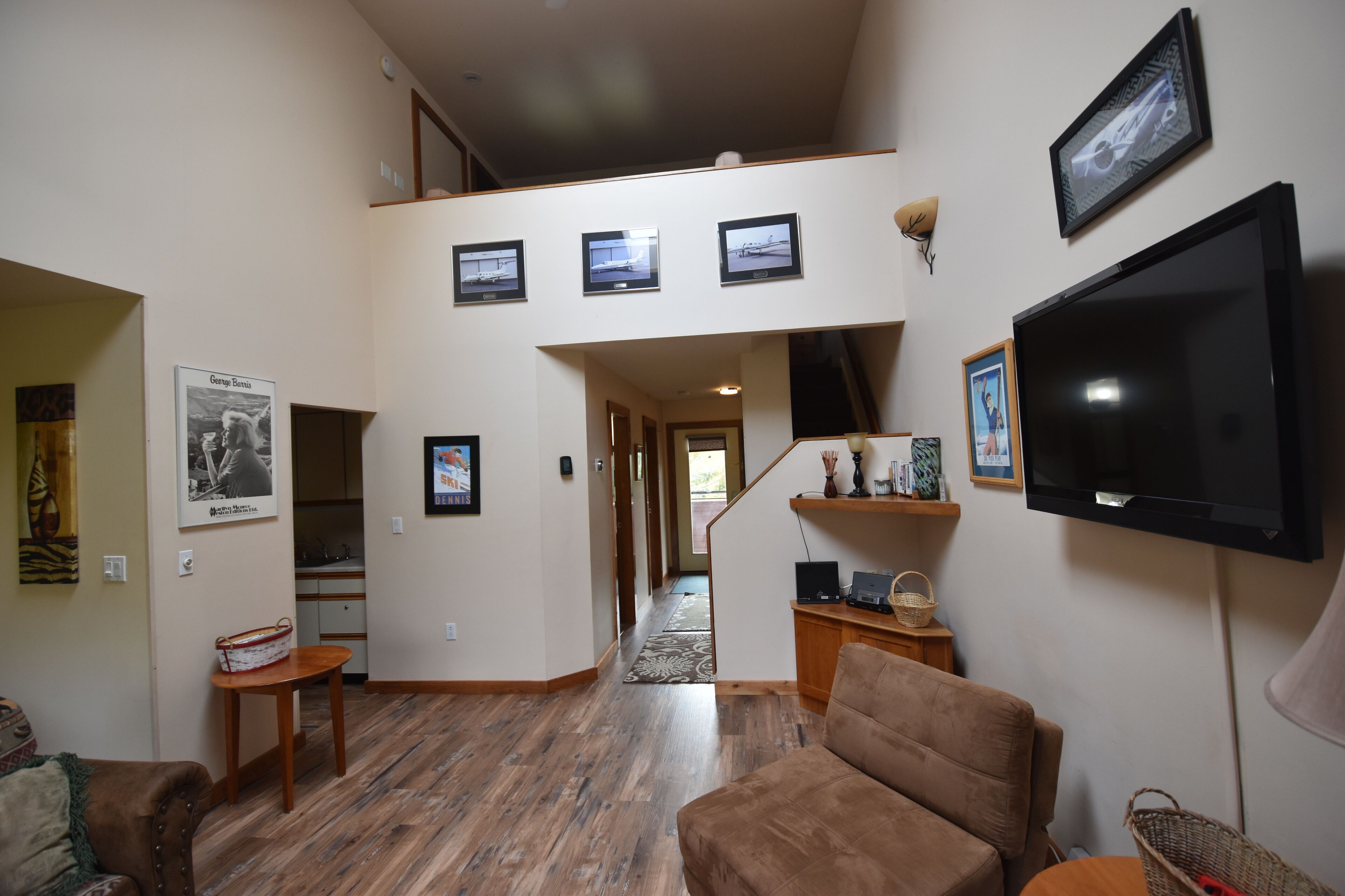 Trail Creek pool/sauna/jacuzzi King, Queen sofa sleep 2Full Baths Two Level Unit