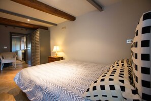 1 bedroom, iron/ironing board, travel cot, WiFi