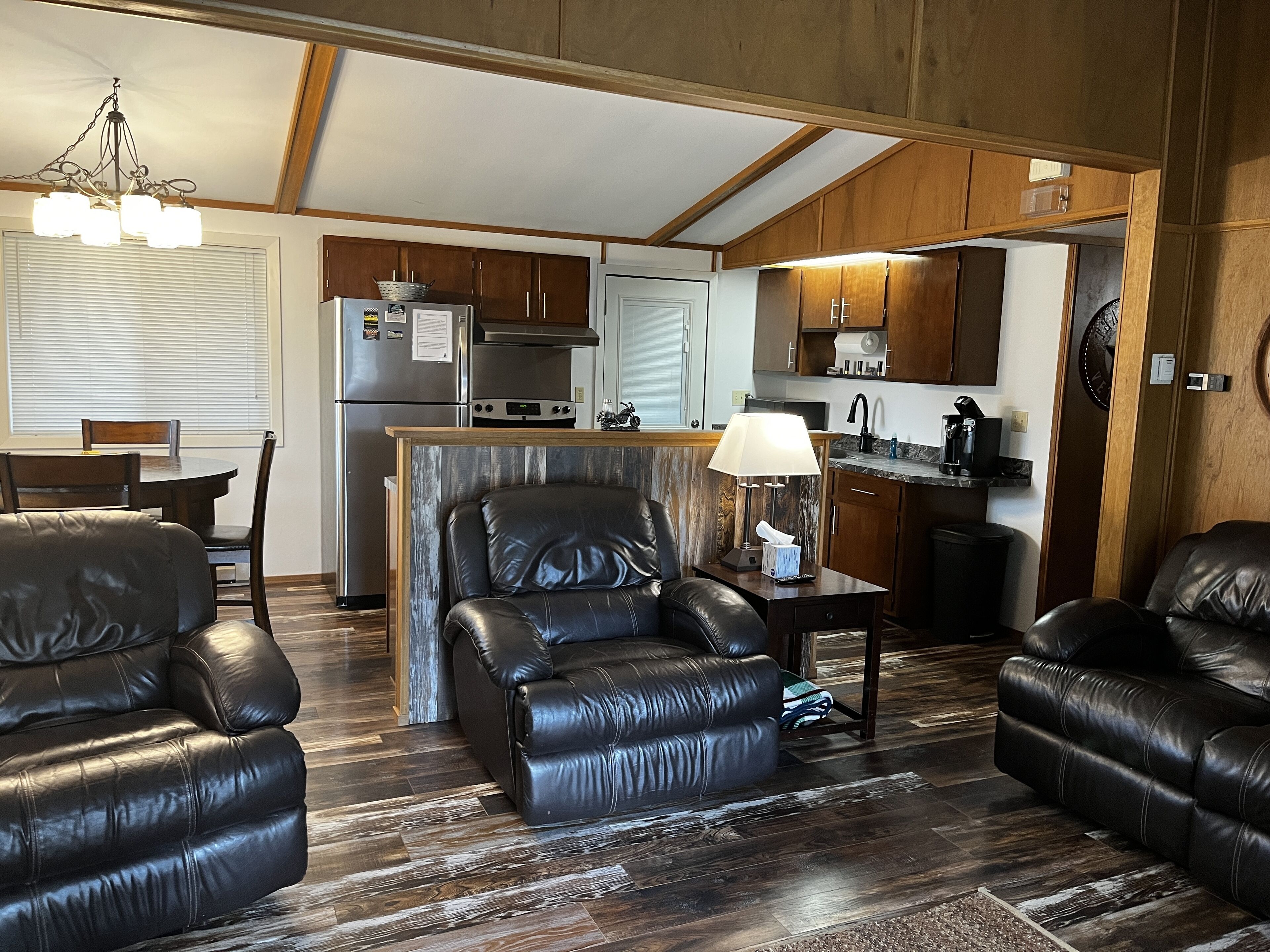 Rock's Retreat at Terry Peak, WiFi & Hot Tub