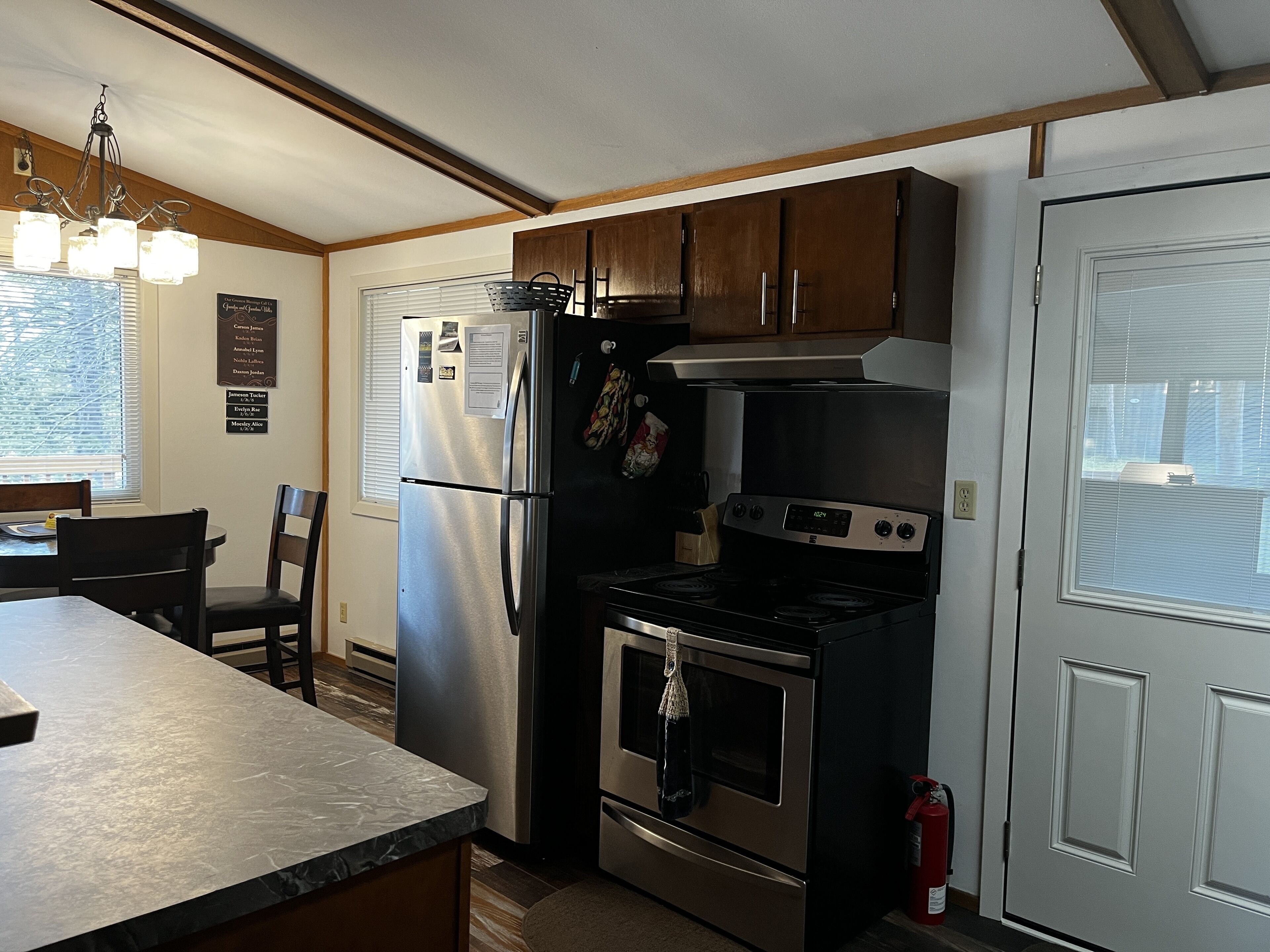 Rock's Retreat at Terry Peak, WiFi & Hot Tub