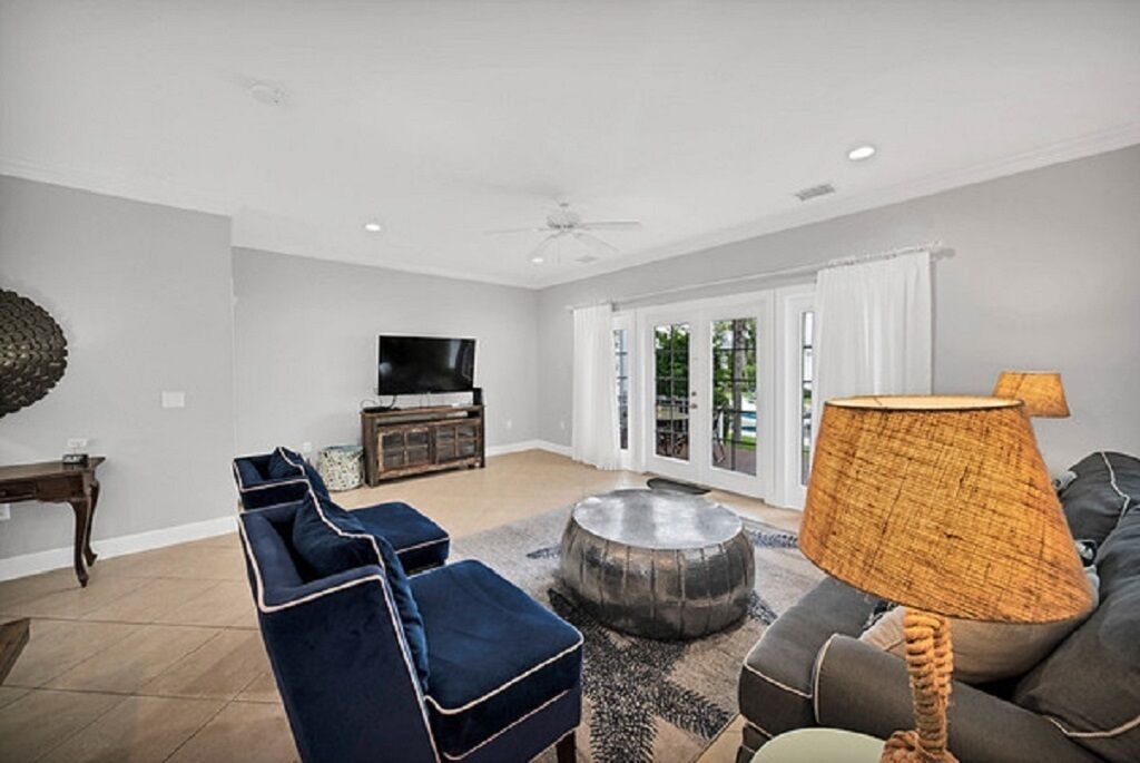 Professionally Decorated - Large Boat Slip - This Villa Is A Must Stay !!