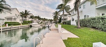 Professionally Decorated - Large Boat Slip - This Villa Is A Must Stay !!