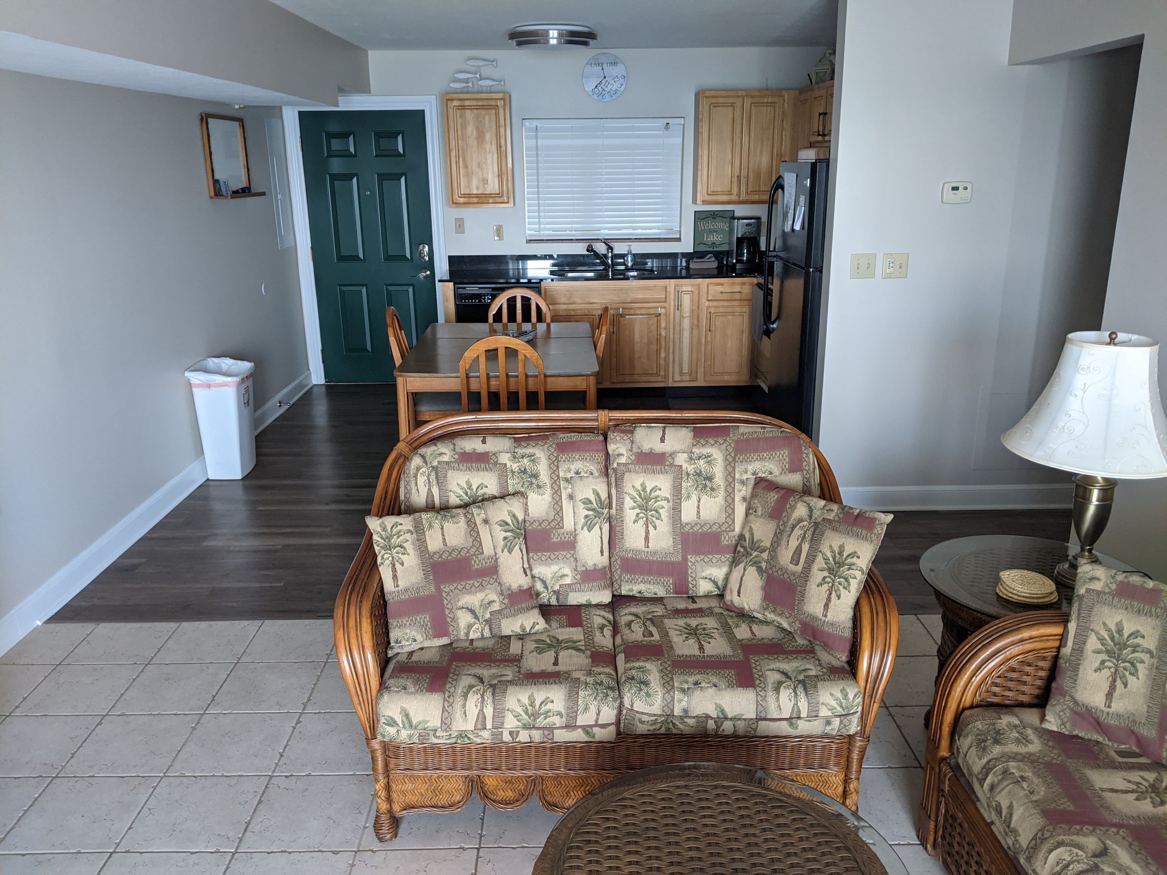 Télévision, lecteur de DVD, chaîne hi-fi