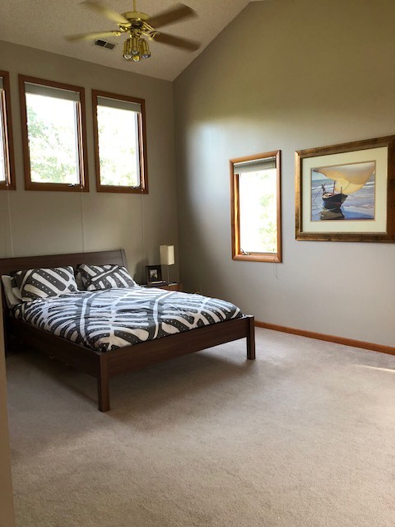 5 bedrooms, iron/ironing board, free WiFi, bed sheets