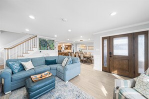 Smart TV, DVD player, stereo - NEW! ONE OF LARGEST POOLS in Stone Harbor 6 BR LUXURY HOME/ STEPS TO BEST BEACH  (Stone Harbor)