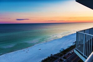 Beach nearby - Deluxe Views-Short Walk 2 Beach-Resort Amenities (Miramar Beach)