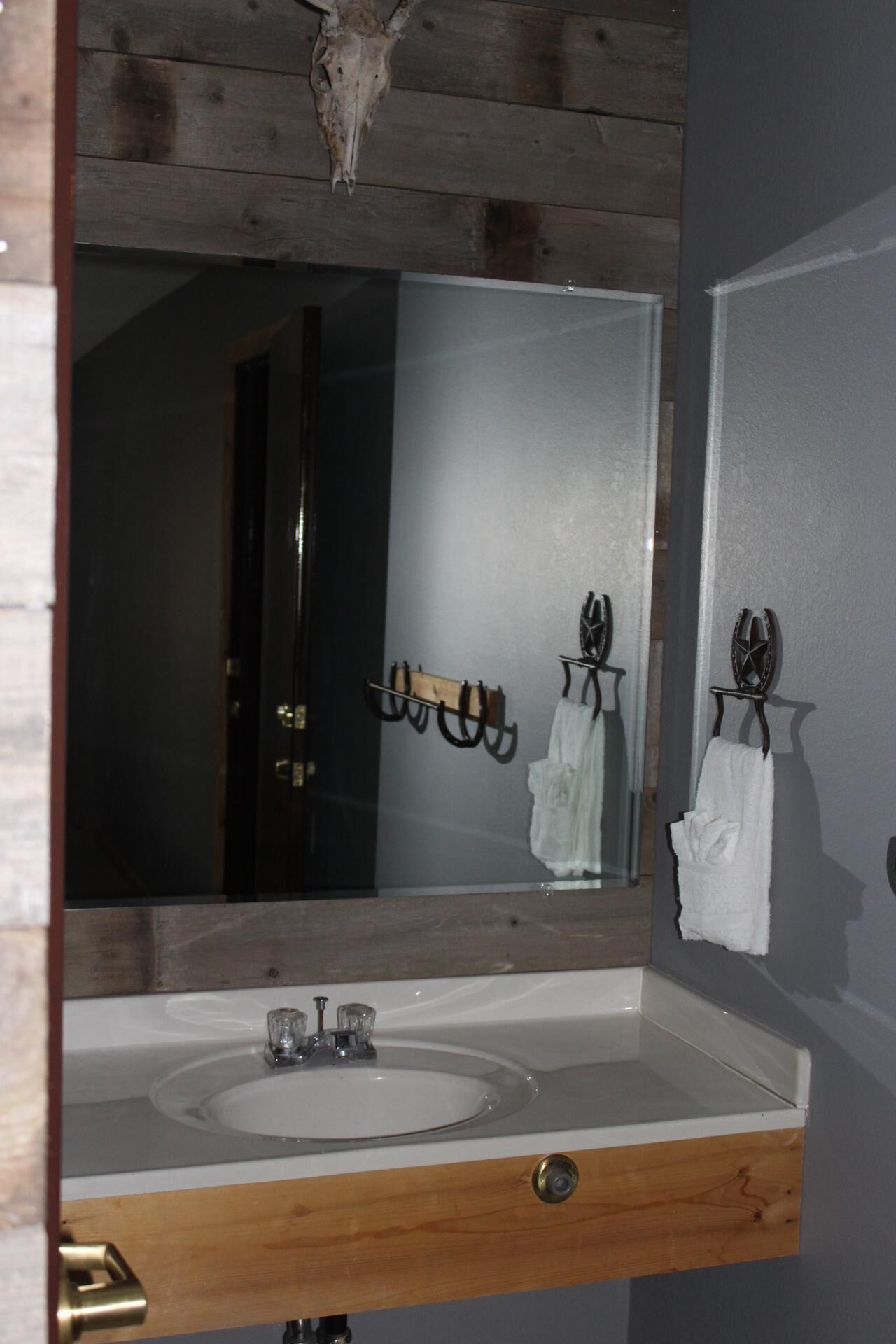 The Cowboy Creek Lodge a Western Resort!