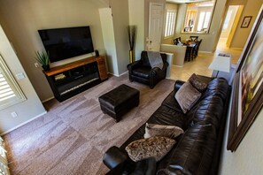 Télévision, cheminée