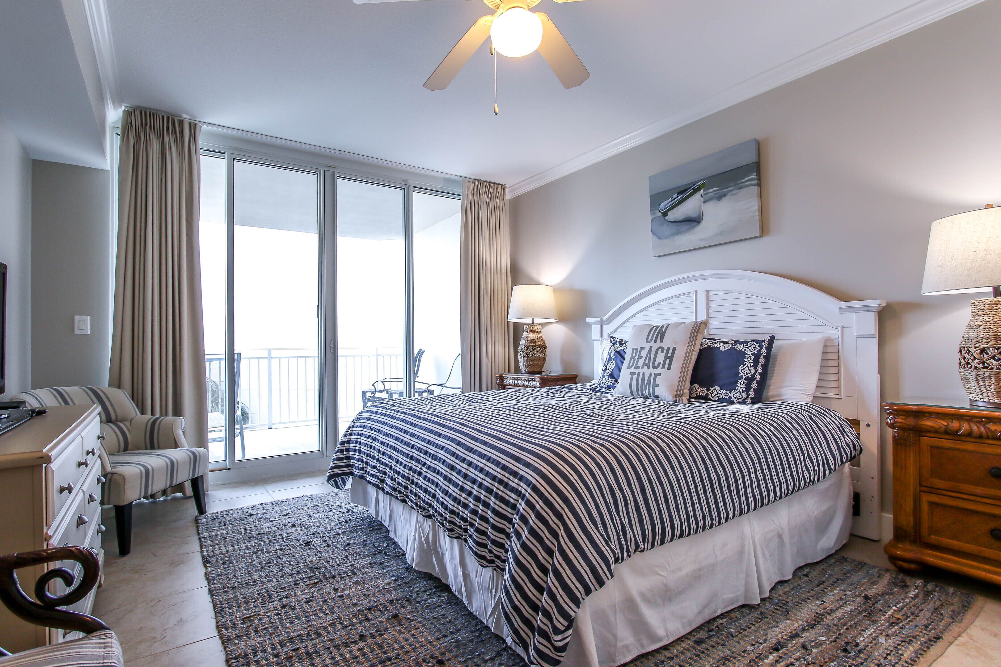 🦩Cozy Courtyard Condo ~ Stunning Gulf & Courtyard Views~Sleeps 10🦩