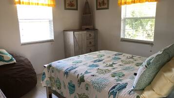 2 bedrooms, iron/ironing board, WiFi, bed sheets