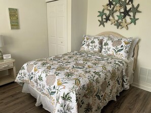 2 bedrooms, iron/ironing board, Internet, wheelchair access