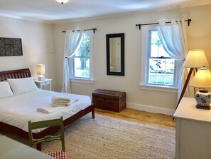 3 chambres, fer et planche à repasser, Wi-Fi gratuit, draps fournis