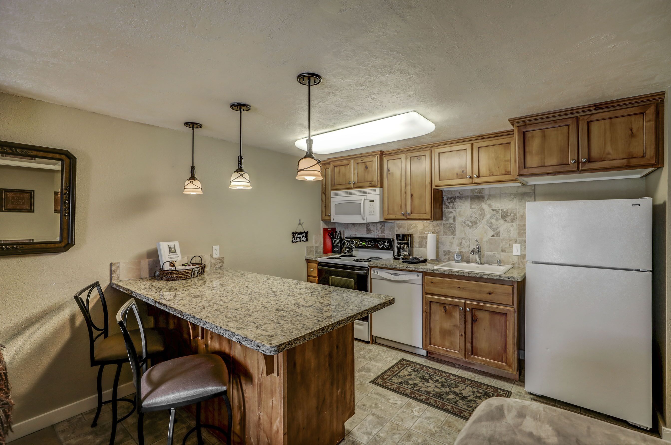 Romantic lakefront condo on beautiful Payette Lake!