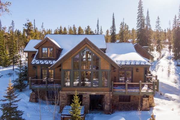 Highlands Retreat (arial view from above Westerman Road)