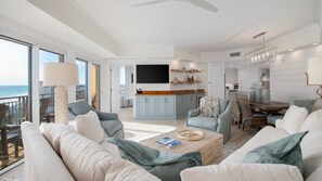 Smart TV - Beachfront ~ Gulf Views ~ Seasonally Heated Pool (Miramar Beach)