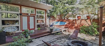 Fantastisk bungalow med boblebad, dekk, nær byen og elven