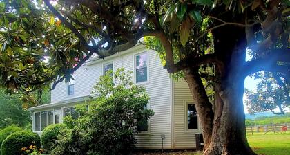 The Farm House at Peaks of Otter Winery and Orchards
