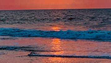 Beach nearby, beach towels