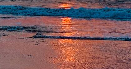 5th Villa to Beach Remodeled for 2021- Steps to Open Beach ** SLEEPS 7 **
