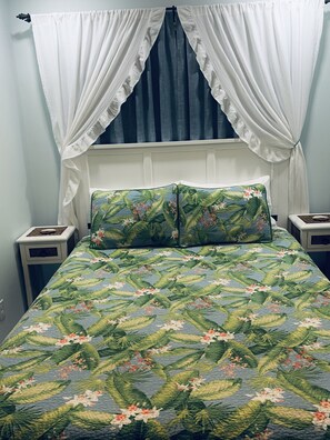 1 habitación, tabla de planchar con plancha, wifi gratis y ropa de cama 