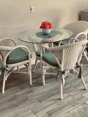 Dining - 5th Villa to Beach Remodeled for 2021- Steps to Open Beach SLEEPS 6 (Hilton Head Island)