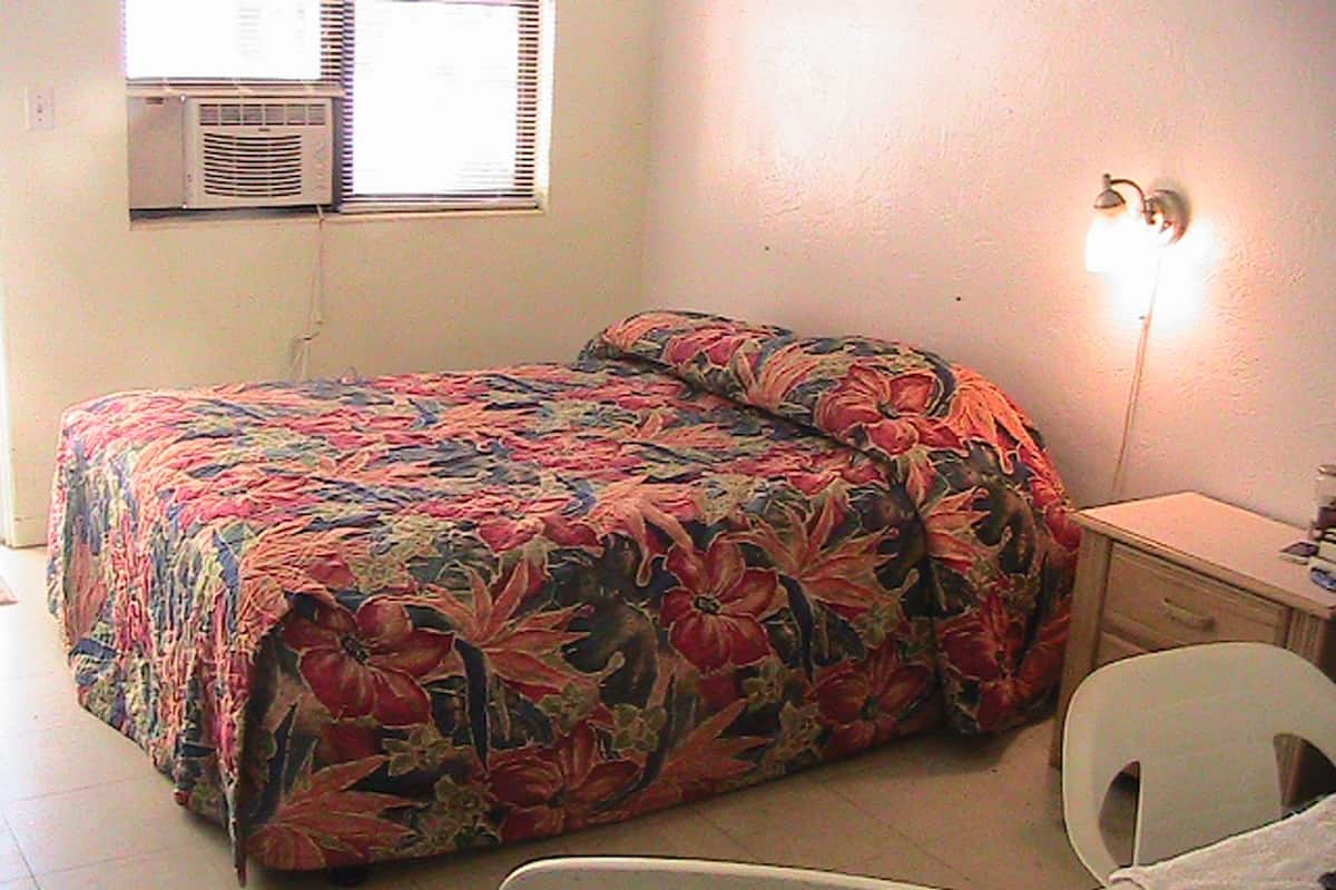 Single Room, 1 Katil Kelamin (Double), Non Smoking | Wi-fi percuma, dilengkapkan perabot secara berasingan, cadar katil 