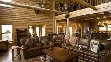 TV, fireplace, DVD player, table tennis