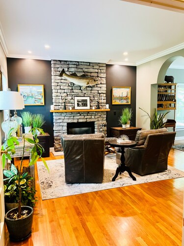NEWLY RENOVATED!  5-Star, Edgartown Colonial with Central AC
