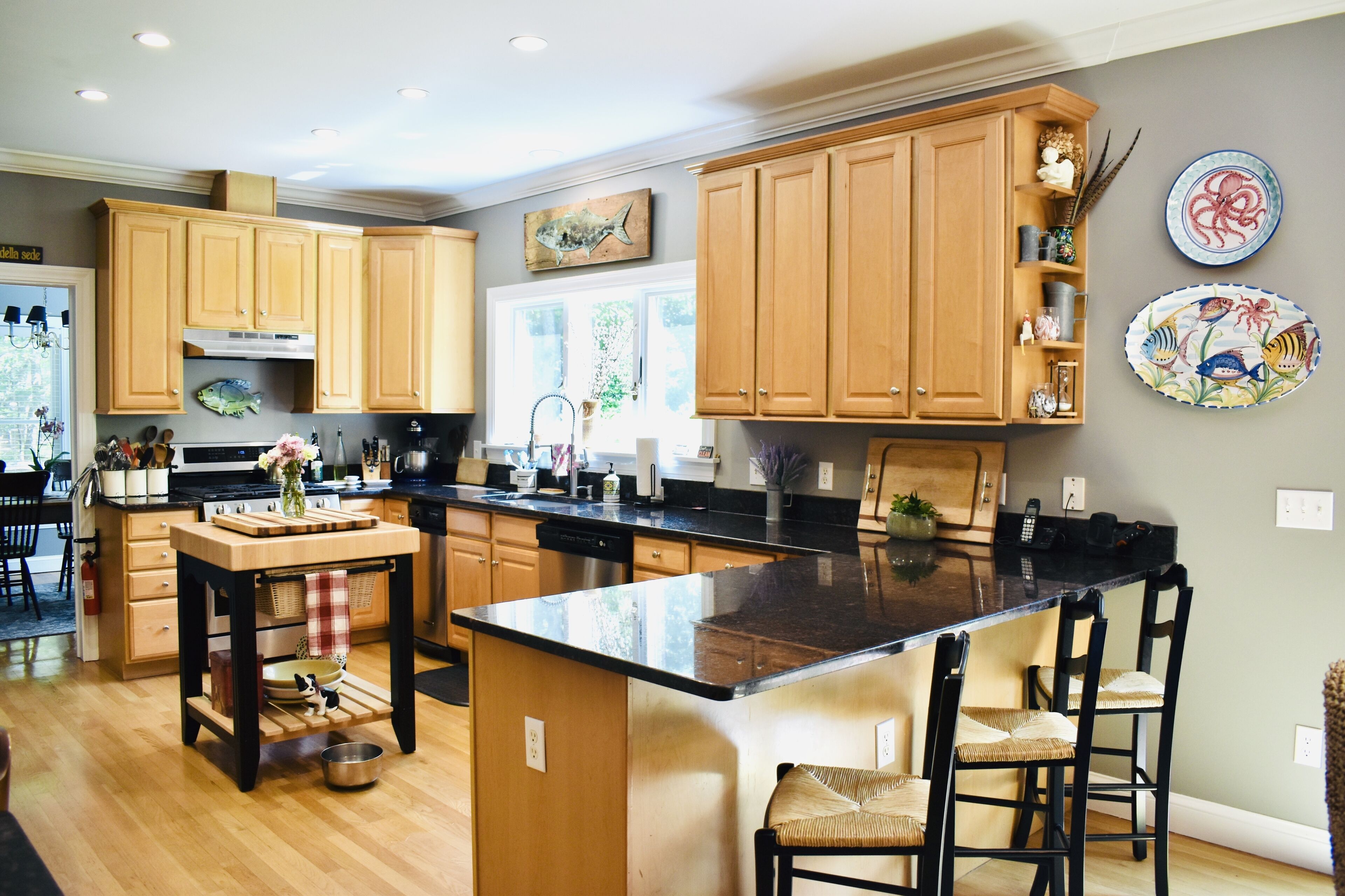 NEWLY RENOVATED!  5-Star, Edgartown Colonial with Central AC