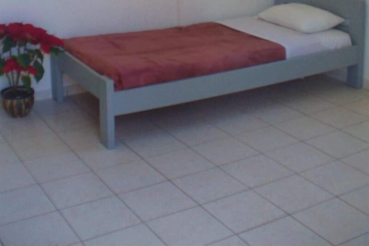 1 habitación, camas extra y wifi