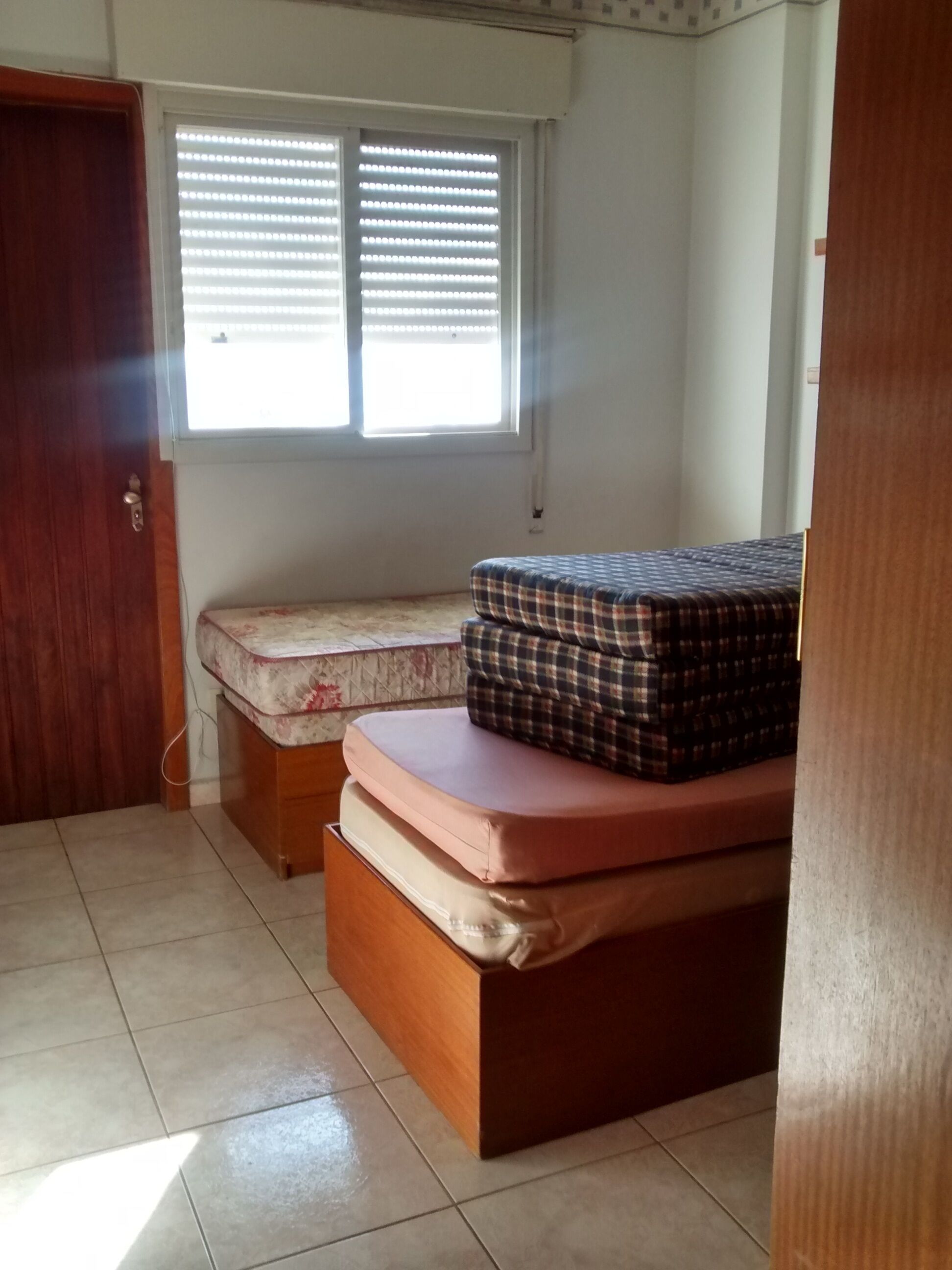 ap 2 beds facing the beach c balcony with shopping / aquarium / restaurants.