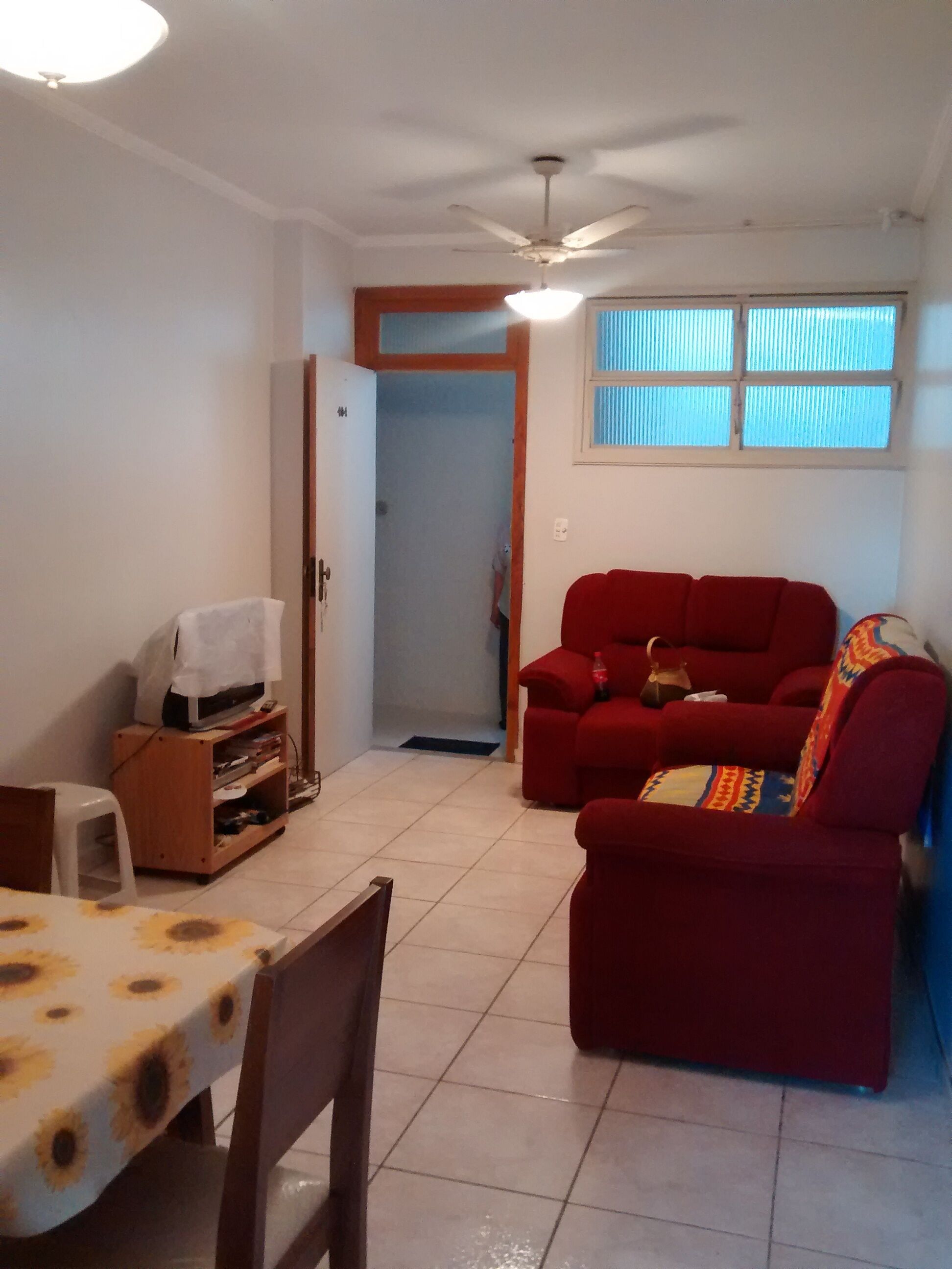 ap 2 beds facing the beach c balcony with shopping / aquarium / restaurants.