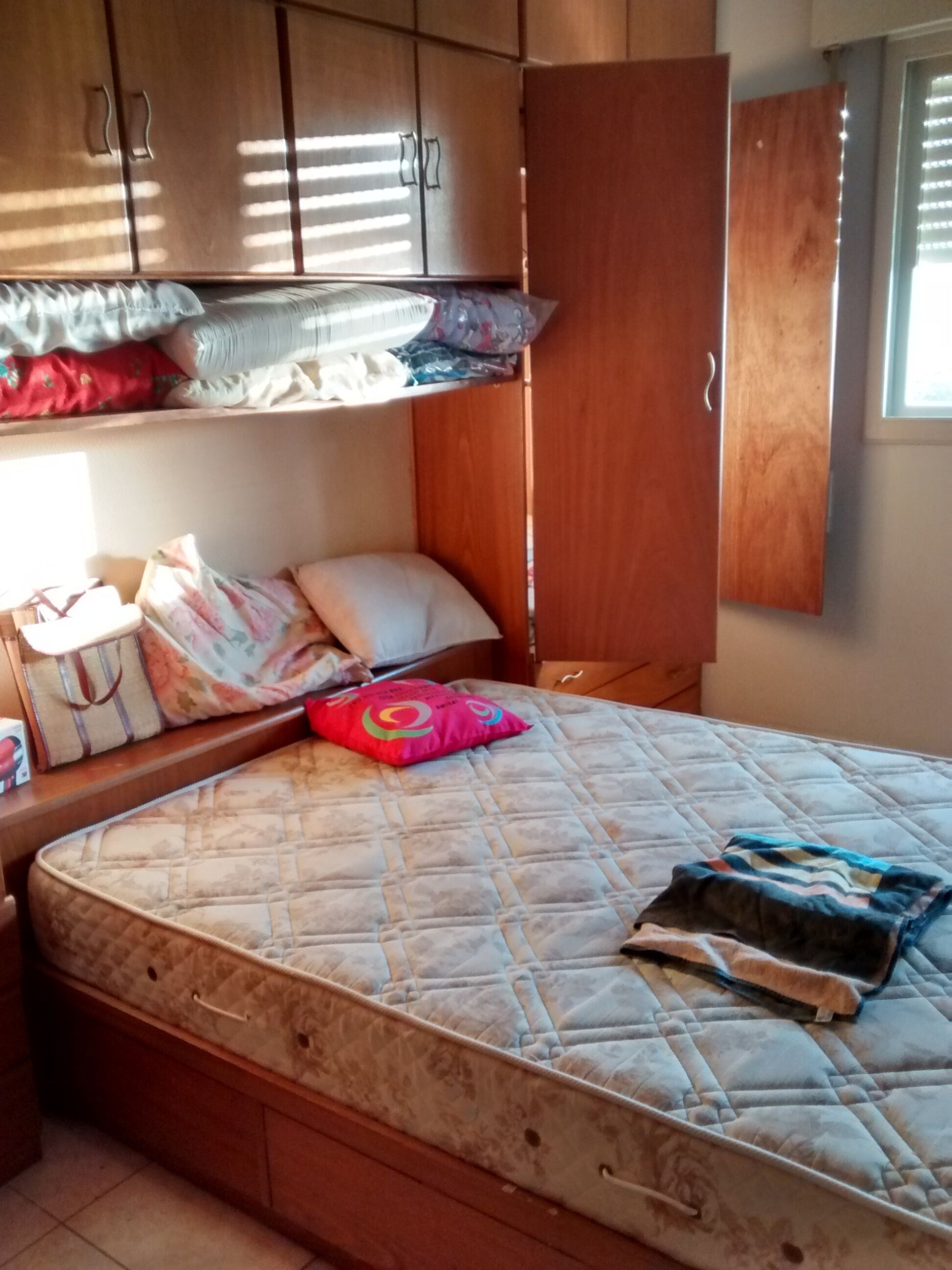 ap 2 beds facing the beach c balcony with shopping / aquarium / restaurants.