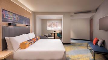 aloft, Premium Room | Hypo-allergenic bedding, down comforters, pillowtop beds, in-room safe