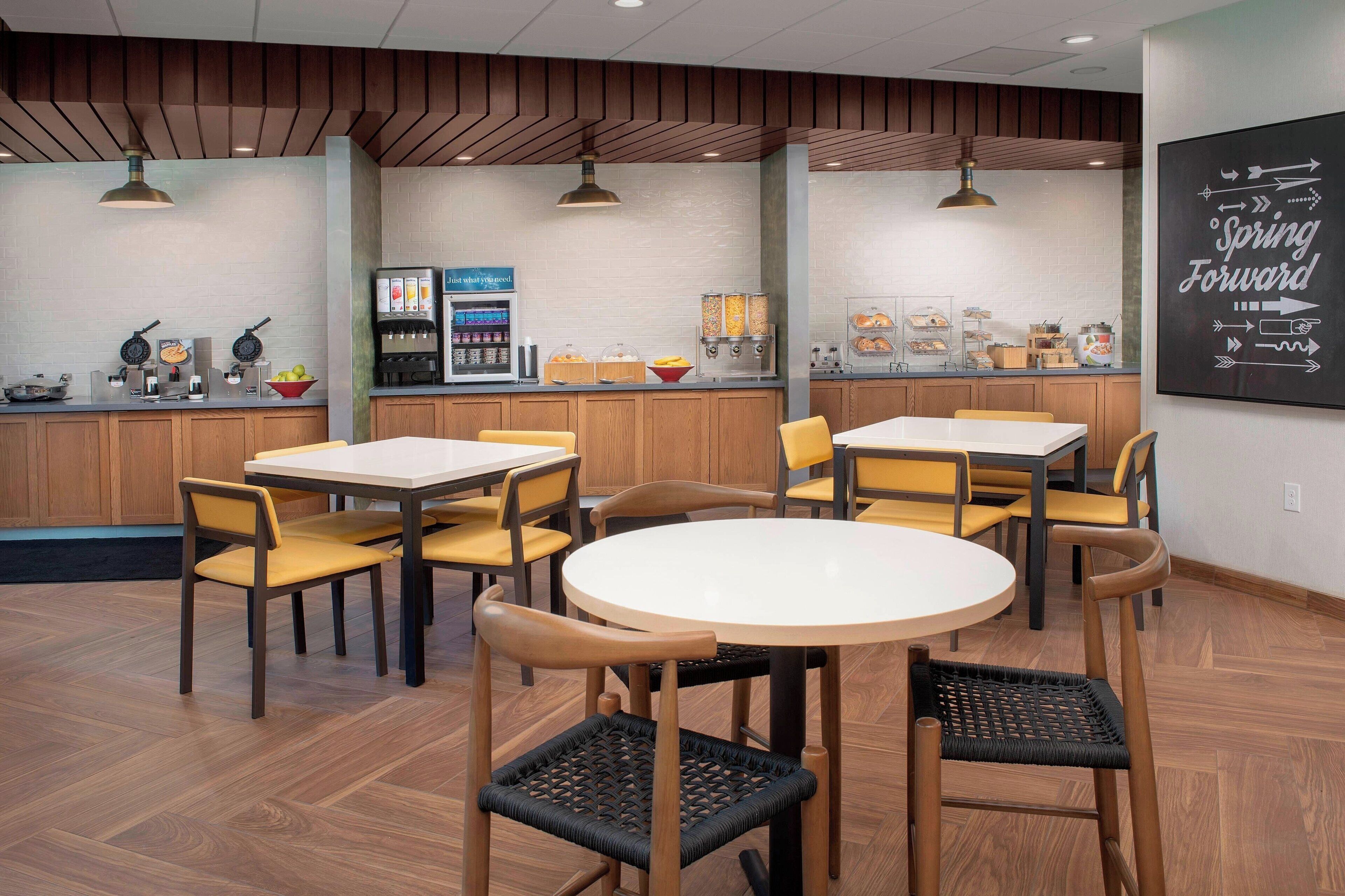 free daily full breakfast