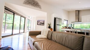 Interior - THE BASE ONE : Harrietville (Harrietville)