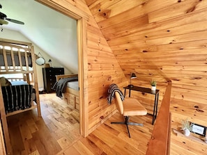 3 chambres, fer et planche à repasser, Wi-Fi, draps fournis